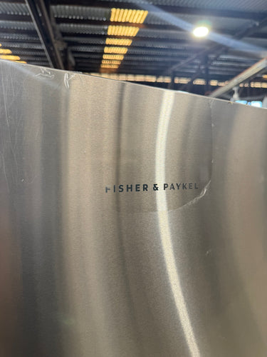 Factory second Fisher & Paykel 494 L Bottom Mount Refrigerator – Stainless Steel (RF522BLPX6)